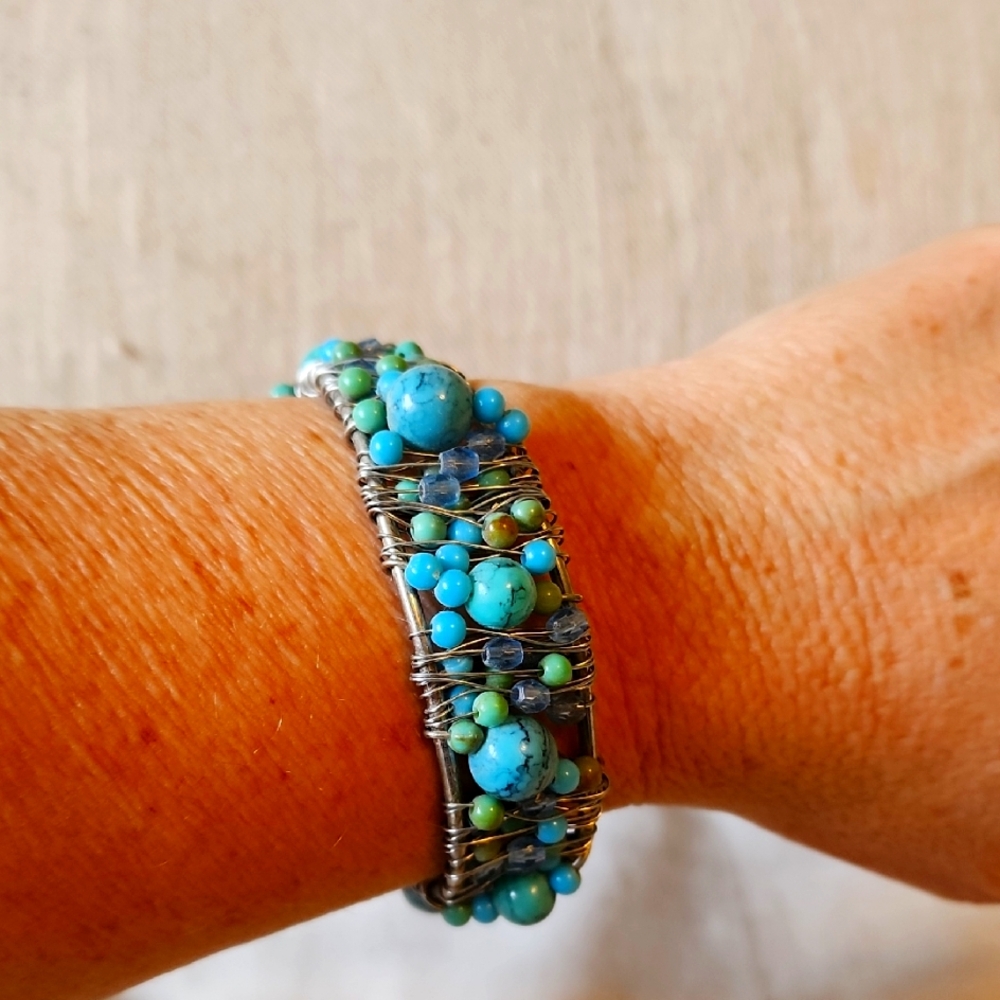 Turquoise and Silver Beaded Bracelet